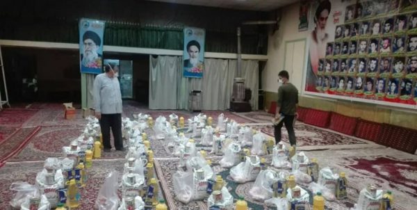 57 بسته غذایی و ۲ هزار ماسک بین نیازمندان چنارانی توزیع شد