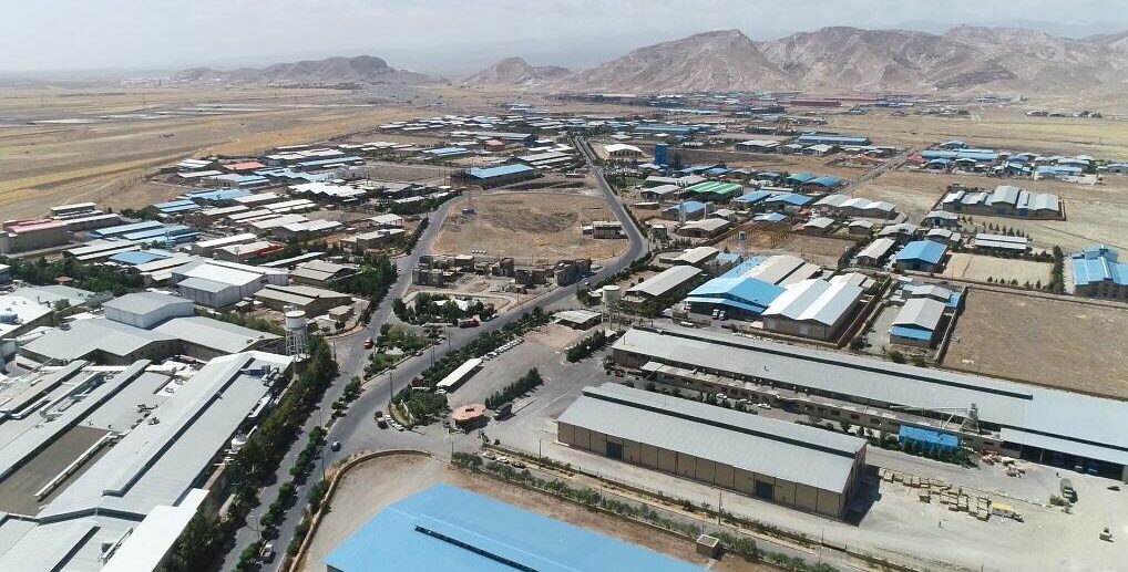 بحران نیروی کار متخصص در شهرک صنعتی چناران؛ زنگ خطری برای توسعه و لزوم اقدام فوری مسئولین