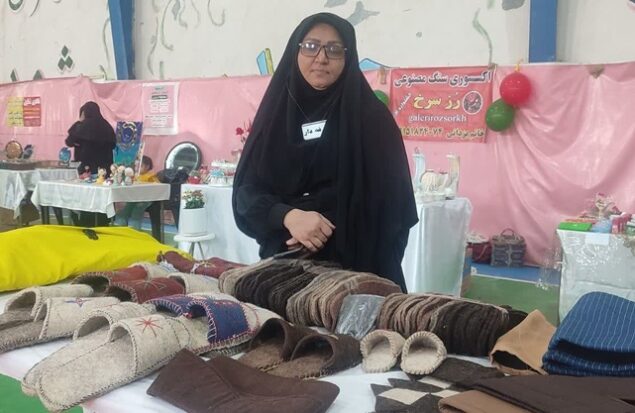 نمایشگاه صنایع‌دستی در چناران برپا شد