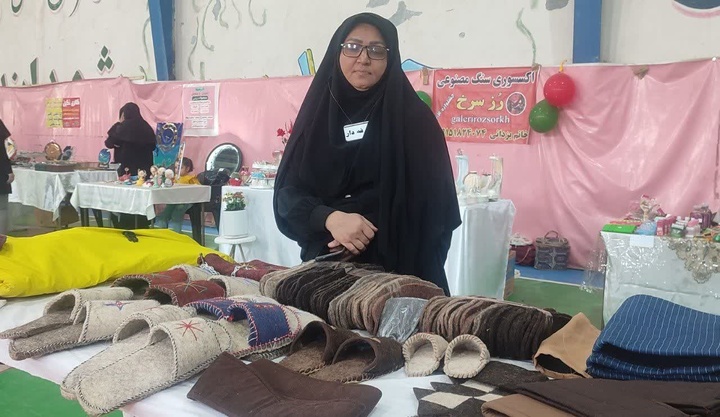 نمایشگاه صنایعدستی در چناران برپا شد