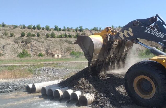 بازگشایی مسیر رودخانه آبقد گلبهار توسط آب منطقه‌ای؛ هشدار جدی به متخلفان