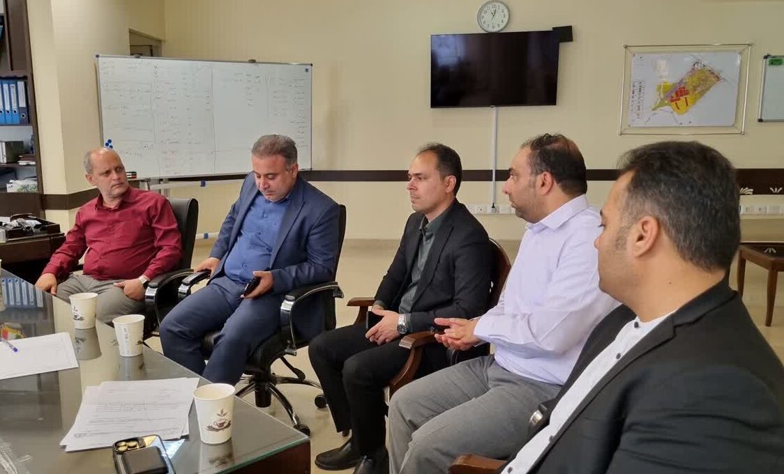 مسئولان شرکت عمران پیگیر رفع مشکلات احداث ایستگاه مترو گلبهار شدند