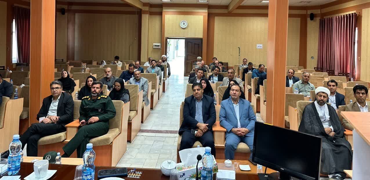 تأکید فرماندار چناران بر نصب پنلهای خورشیدی در ادارات این شهرستان