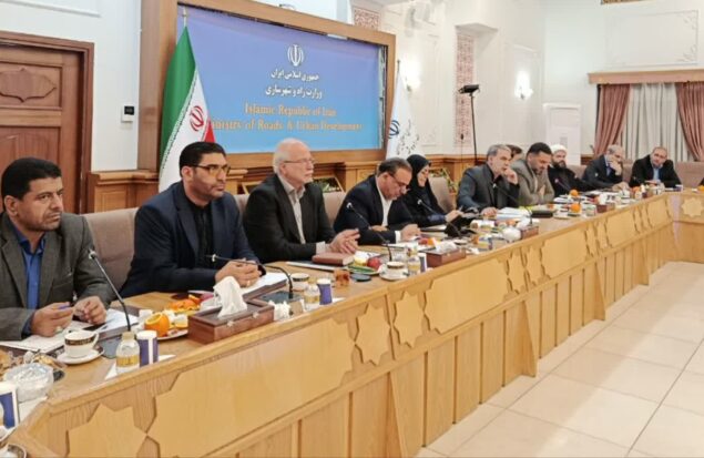بررسی پروژه‌های کلان راه، مسکن و حمل‌ونقل در دیدار مجمع نمایندگان خراسان رضوی با وزیر راه
