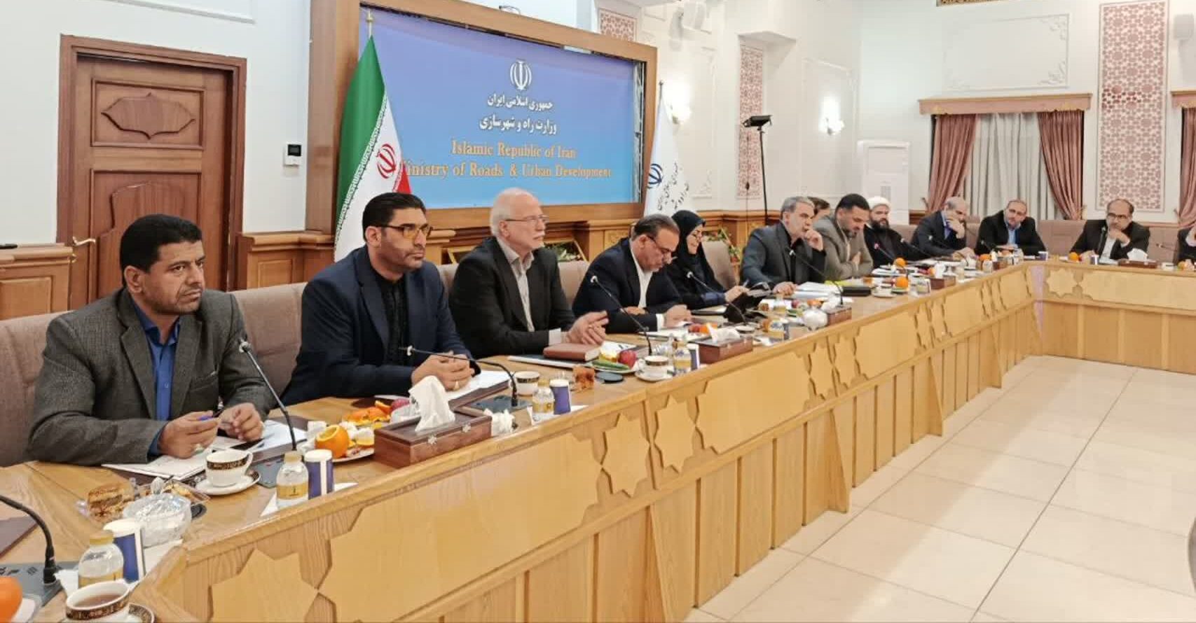 بررسی پروژههای کلان راه، مسکن و حملونقل در دیدار مجمع نمایندگان خراسان رضوی با وزیر راه