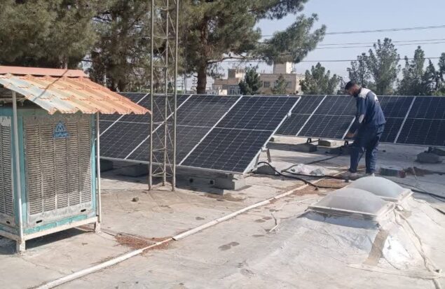 آغاز احداث نیروگاه خورشیدی در ساختمان مدیریت برق چناران
