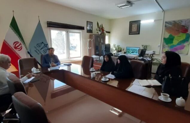 نشست مشترک بهزیستی و دادگستری چناران برای کاهش آسیب‌های کودکان