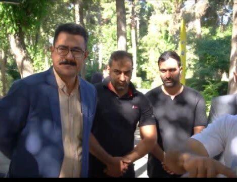 نشست صمیمی مسئولان چناران در بوستان ملّت برای گسترش ورزش همگانی