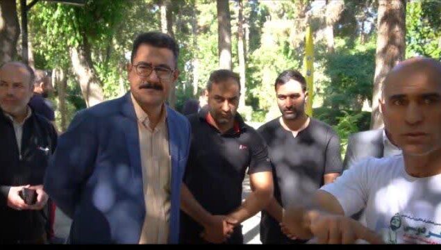 نشست صمیمی مسئولان چناران در بوستان ملّت برای گسترش ورزش همگانی