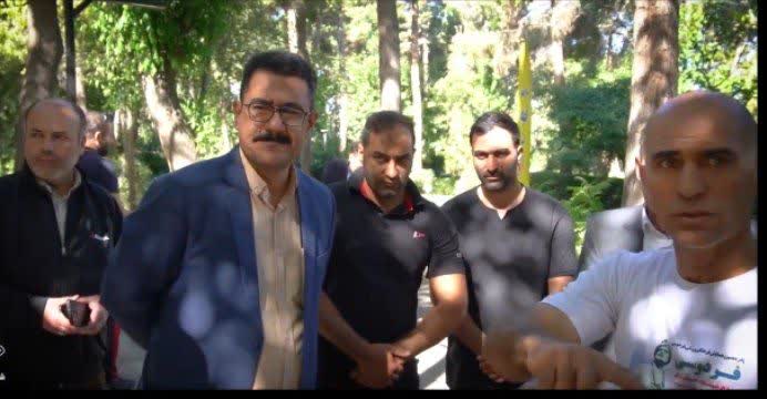 نشست صمیمی مسئولان چناران در بوستان ملّت برای گسترش ورزش همگانی