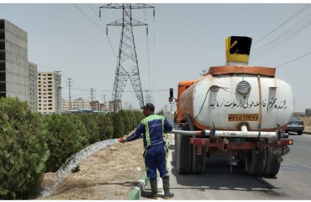 آبیاری روزانه فضای سبز گلبهار با آب خام و پساب در حال انجام است