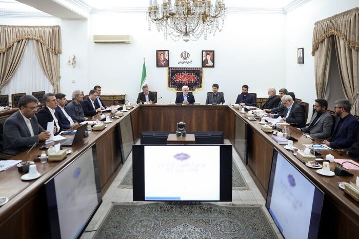 عارف: انسجام بوجود آمده را نباید با بی هنری از بین ببریم/ ضرورت تقویت سکوهای داخلی ارتباطی
