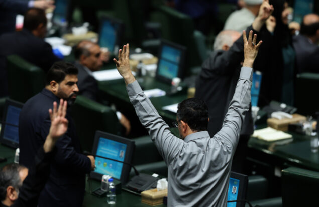 دولت مکلف به راه اندازی سامانه خدمات حقوقی برای ایرانیان خارج از کشور شد