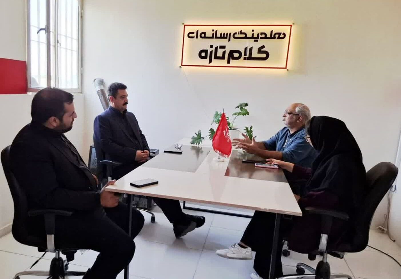رسانه‌ها، چشم بیدار جامعه و رکن توسعه هستند