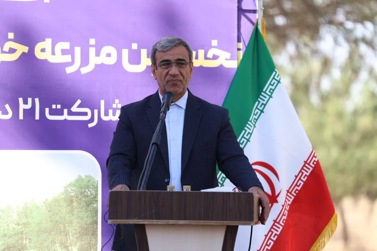 آغاز عملیات اجرایی نخستین مزرعه خورشیدی دولت در خراسان رضوی