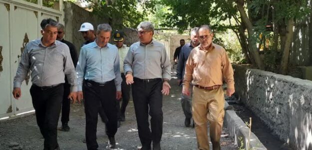 فرماندار گلبهار با حضور در مسیر رودخانه خرمدره پیگیر حل بحران آب روستای اسجیل شد