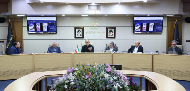 پزشکیان: جامعه پزشکی از چارچوب‌های سنتی خارج شود