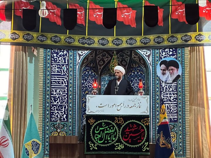 دینداری مردم ایران سد محکمی در برابر نفوذ دشمن است