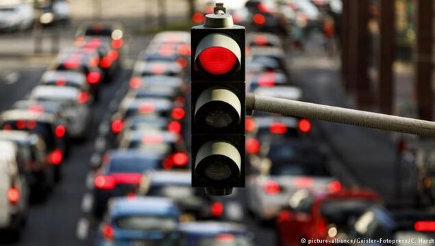 تجهیز ۵۳ چراغ راهنمایی با باتری‌های اضطراری در چهارراه‌های مشهد