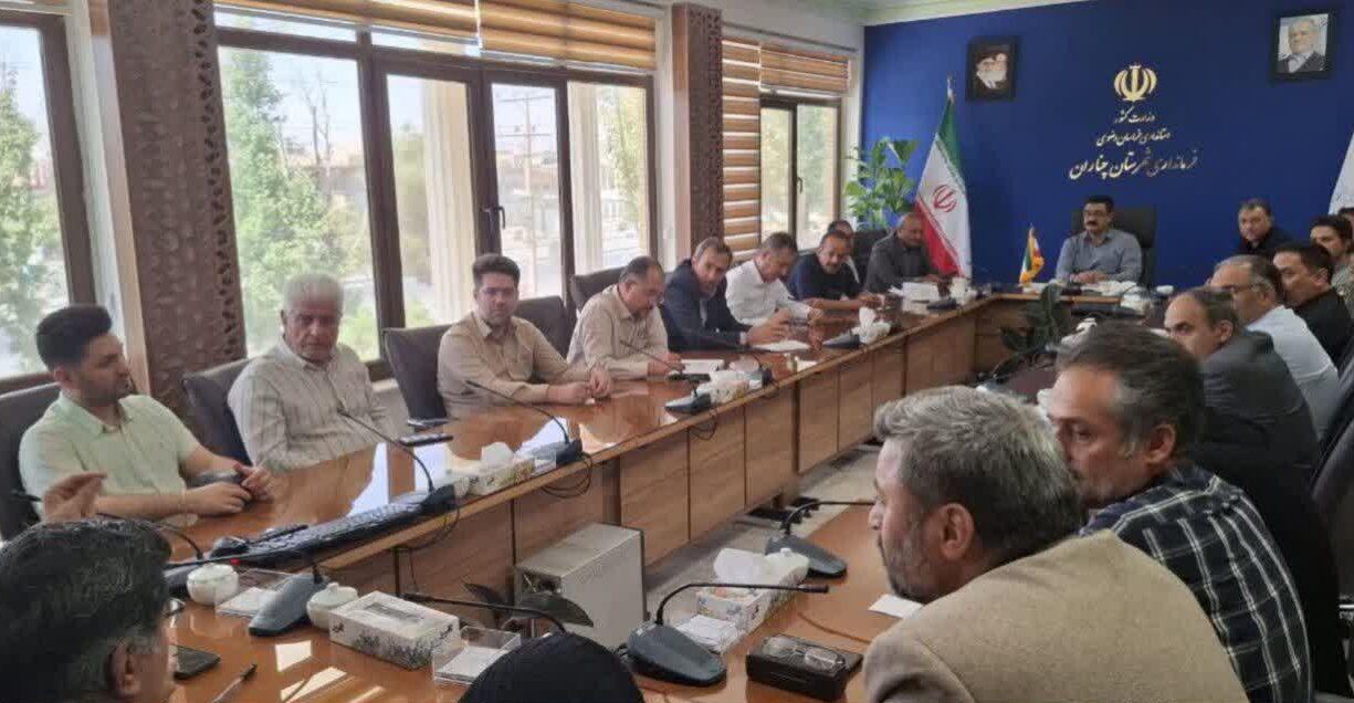 بررسی مشکلات برق واحدهای صنعتی در جلسه کارگروه تسهیل و رفع موانع تولید چناران