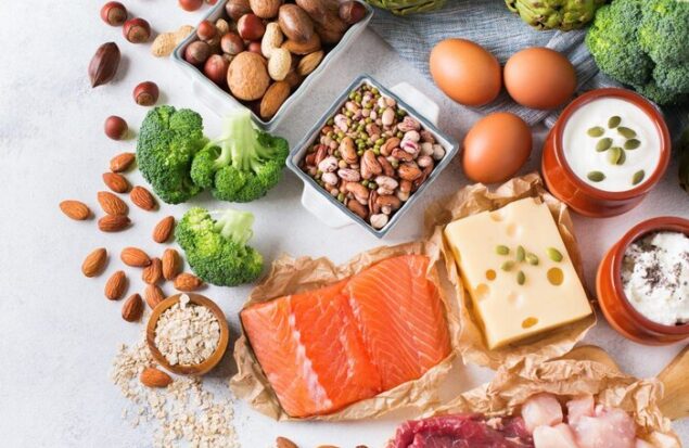 محدود کردن یا حذف مواد پروتئینی در دوران شیردهی برای مادر و نوزاد مضر است
