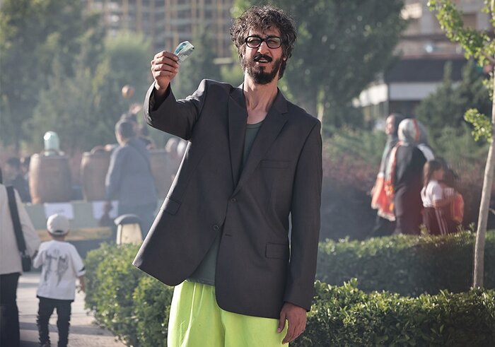 فیلم «مرد عینکی» رکورد فروش سینمای خراسان‌رضوی را زد