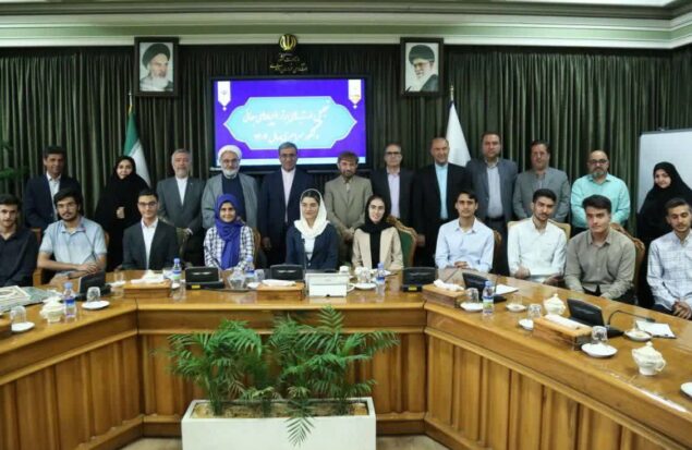 تجلیل از مدال‌آوران المپیادهای جهانی و رتبه‌های برتر کنکور خراسان رضوی