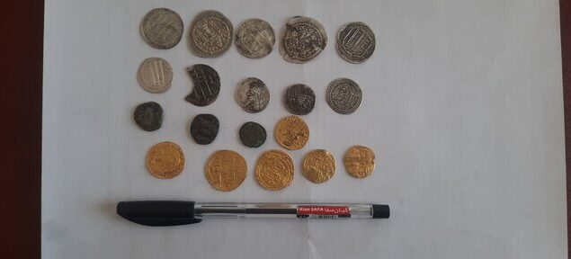 کشف ۱۹ سکه در چناران