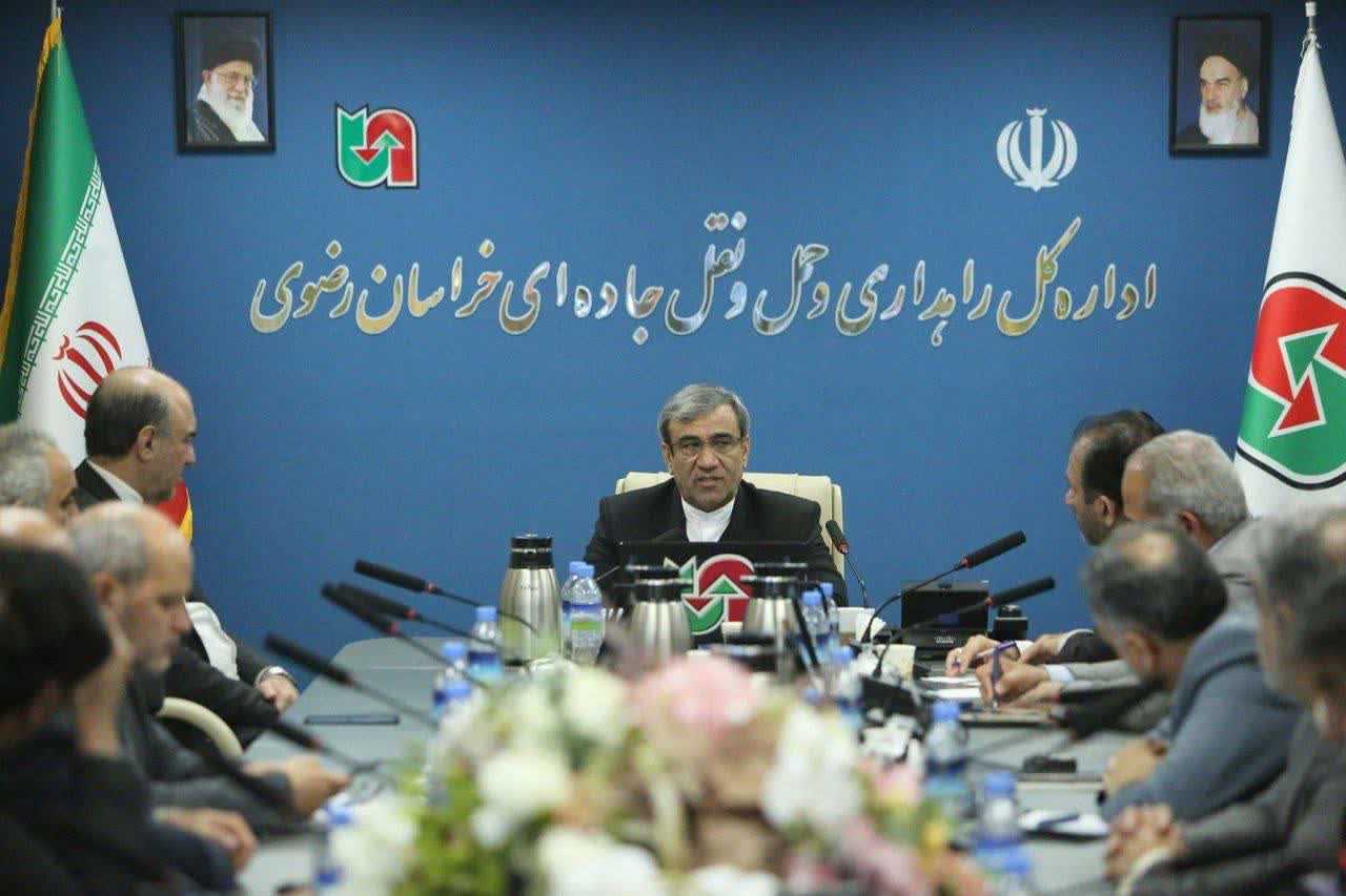 خراسان رضوی محل تلاقی کریدور شرق به غرب و شمال به جنوب بوده و باید به منطقه خدمات دهد