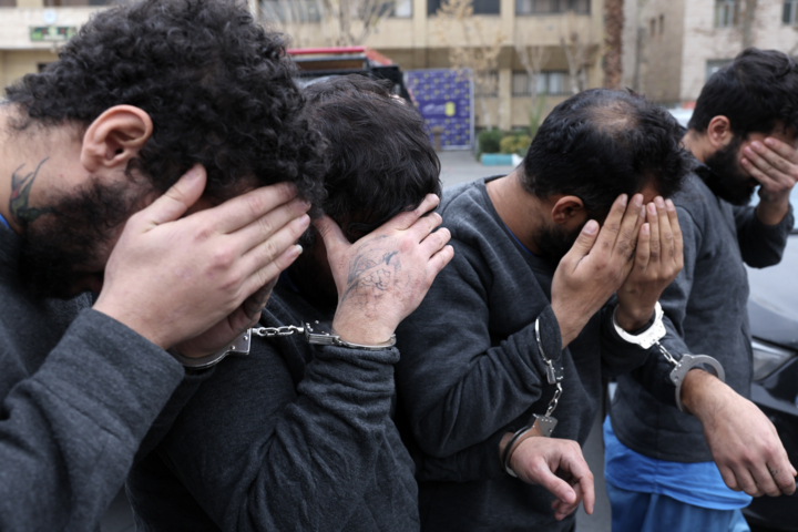 باند زورگیران تلفن همراه در مشهد متلاشی شد