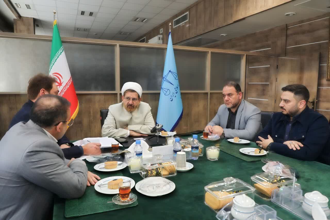 حضور اتباع خارجی در کشور باید قاعدهمند و تابع قانون باشد