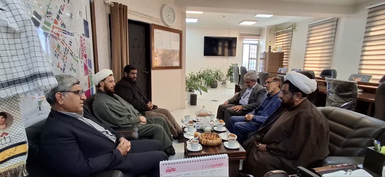 نشست هماندیشی فرماندار، امامجمعه و مدیران گلبهار در راستای تقویت حضور مردمی و حفظ وحدت در صحنه