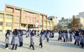 مدیر آموزش و پرورش چناران: بزرگترین آسیب جنگ تحمیلی متوجه حوزه دانشآموزی است