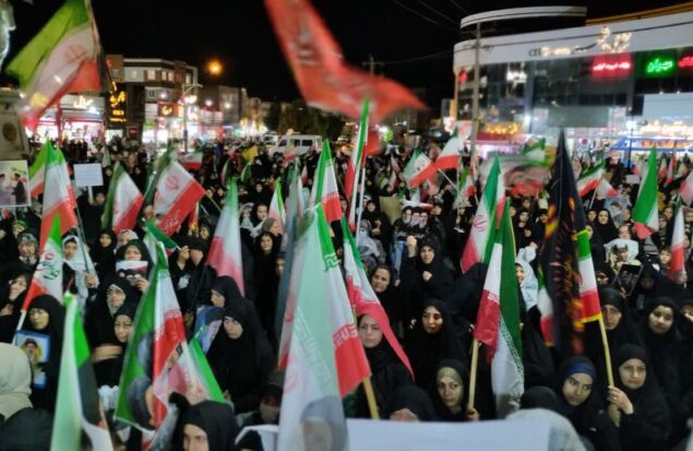 میدان غدیر گلبهار همچنان کانون اصلی تجمعات مردمی است