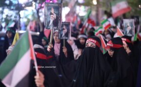 رژه دختران شهرستان گلبهار به مناسبت روز دختر در پنجاهمین شب از شبهای اقتدار