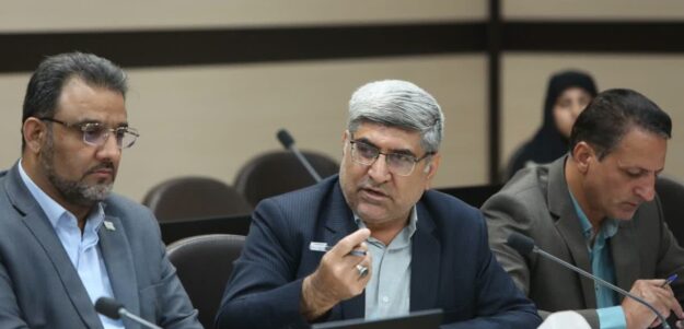 نشست فرمانداران خراسان رضوی با تیم اقتصادی استان برای بررسی مسائل شهرستانها