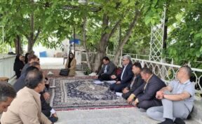 نشست دهیاران بخش مرکزی گلبهار با حضور فرماندار برگزار شد