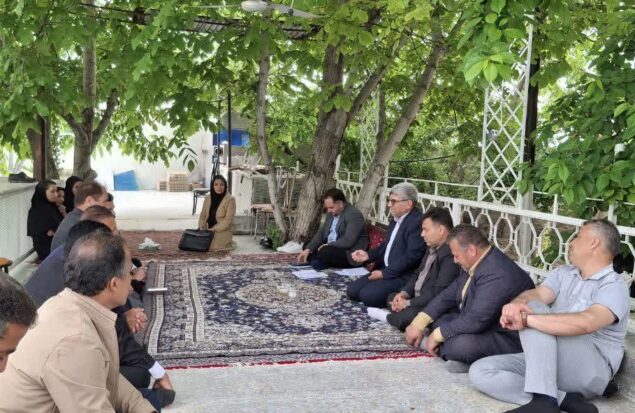 نشست دهیاران بخش مرکزی گلبهار با حضور فرماندار برگزار شد