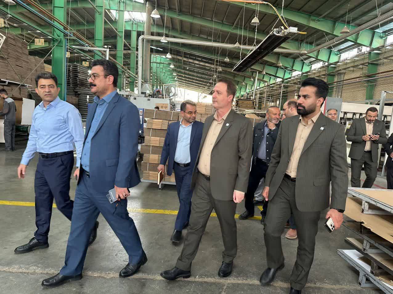 بررسی میدانی موانع تولید در شهرک صنعتی چناران / تأکید بر بازگشت واحدهای راکد به چرخه تولید